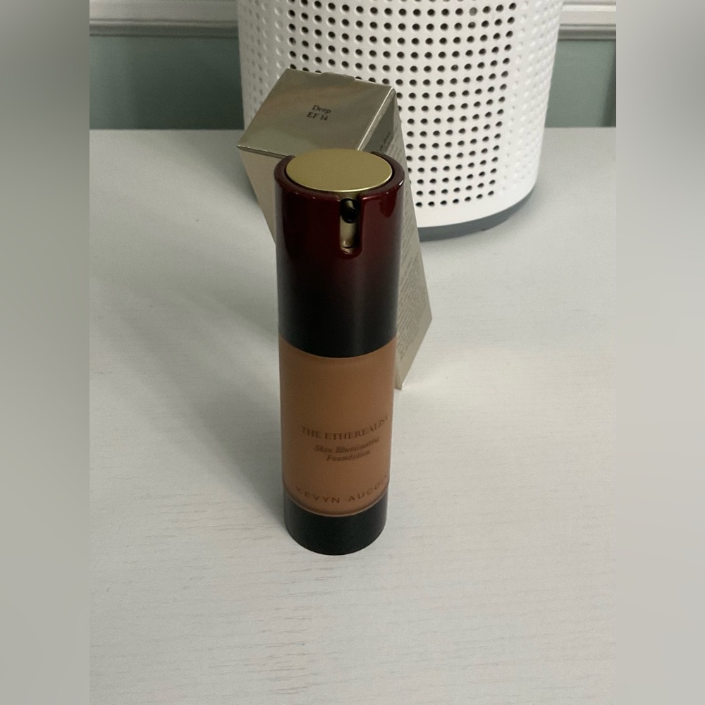 The Etherealist Skin Illuminating Foundation - Deep EF 14 (New) - Picture 3 of 4